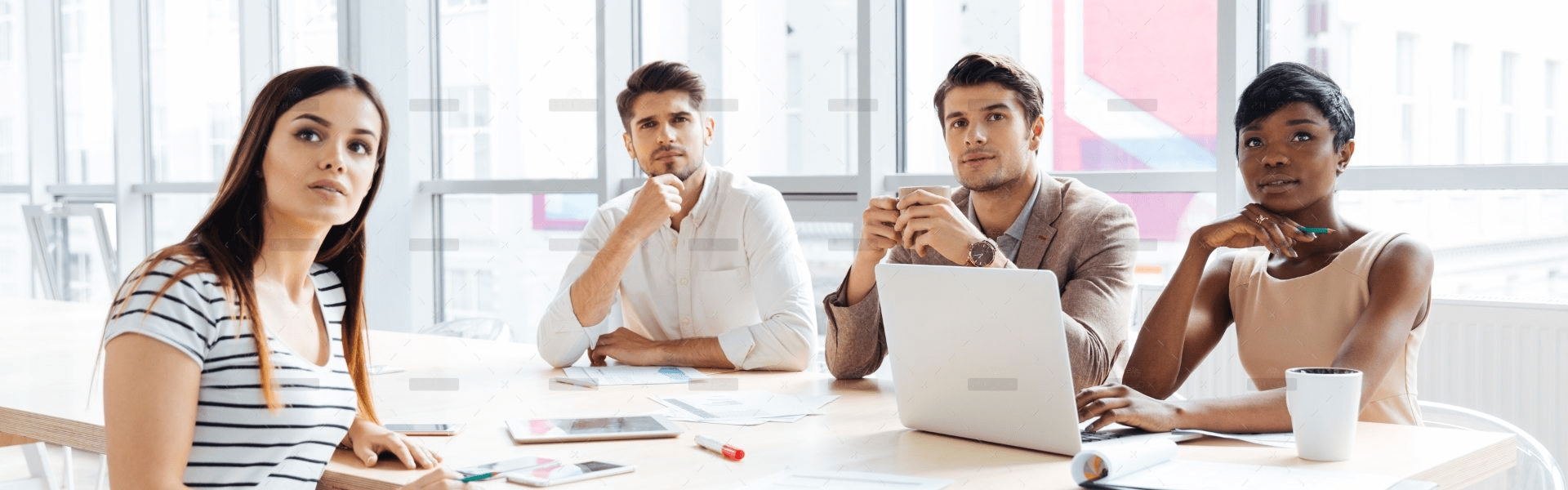 demo-attachment-1127-business-people-sitting-and-listening-at-PC6N3N4@2x